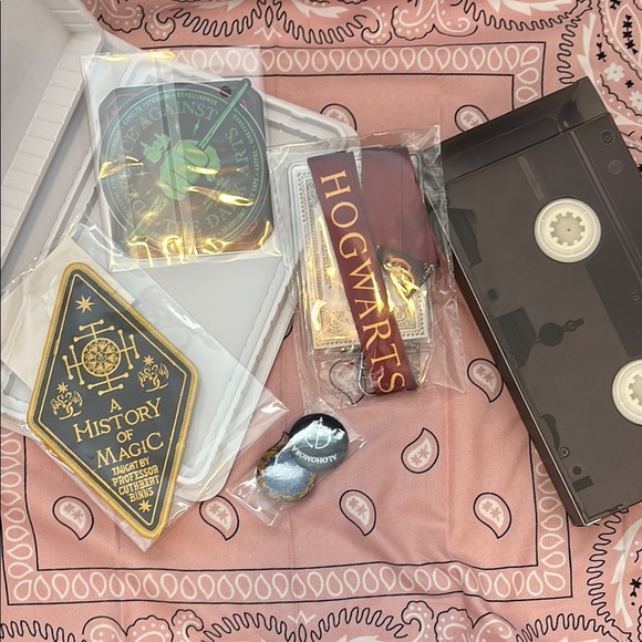 🍓Harry Potter and the Sorcerer's Stone 6 pieces collector box - Picture 3 of 6